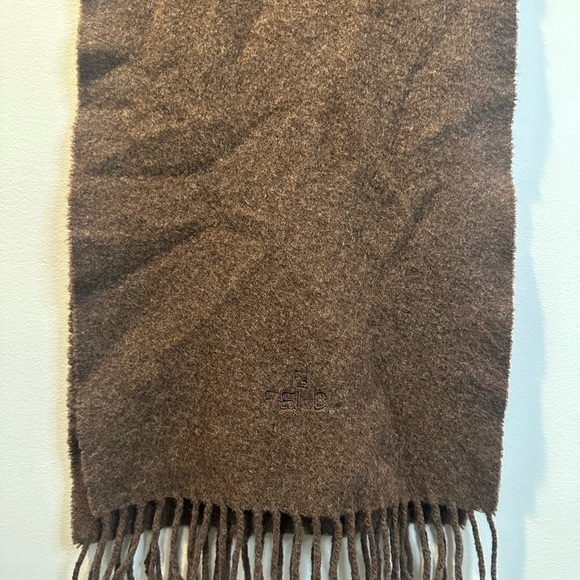 🍁😍”Fendi” Brown Wool Scarf” - Picture 7 of 8